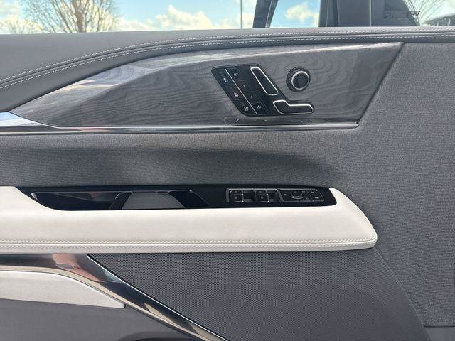 New 2026 Cadillac Escalade IQL Sport 1 w/ LPO, Floor Liner Package AWD/4WD image 14