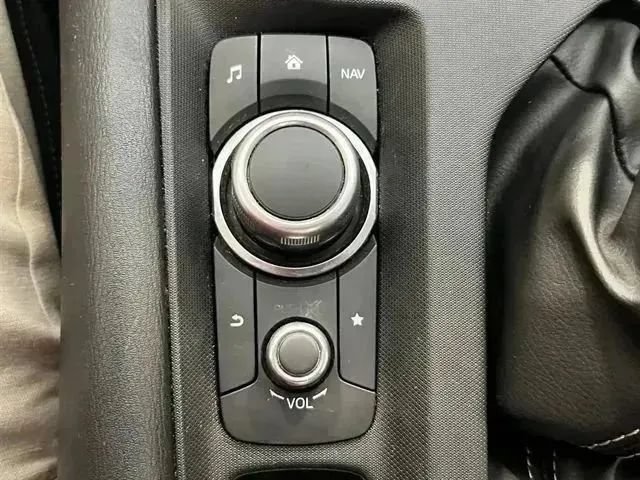 Used 2021 MAZDA MX-5 Miata RF Club RWD image 29