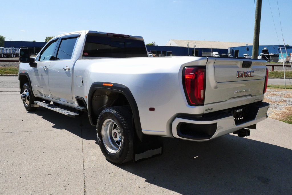 Used 2023 GMC Sierra 3500 Denali image 5