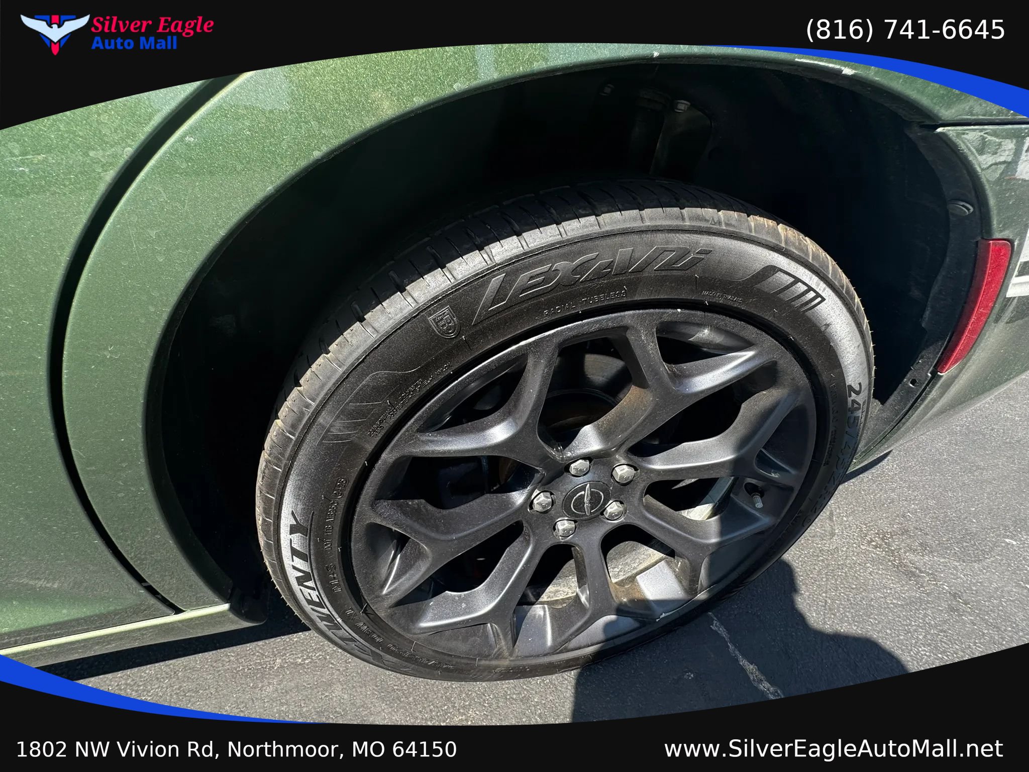 Used 2019 Chrysler 300 Touring w/ Sport Appearance Package RWD image 10
