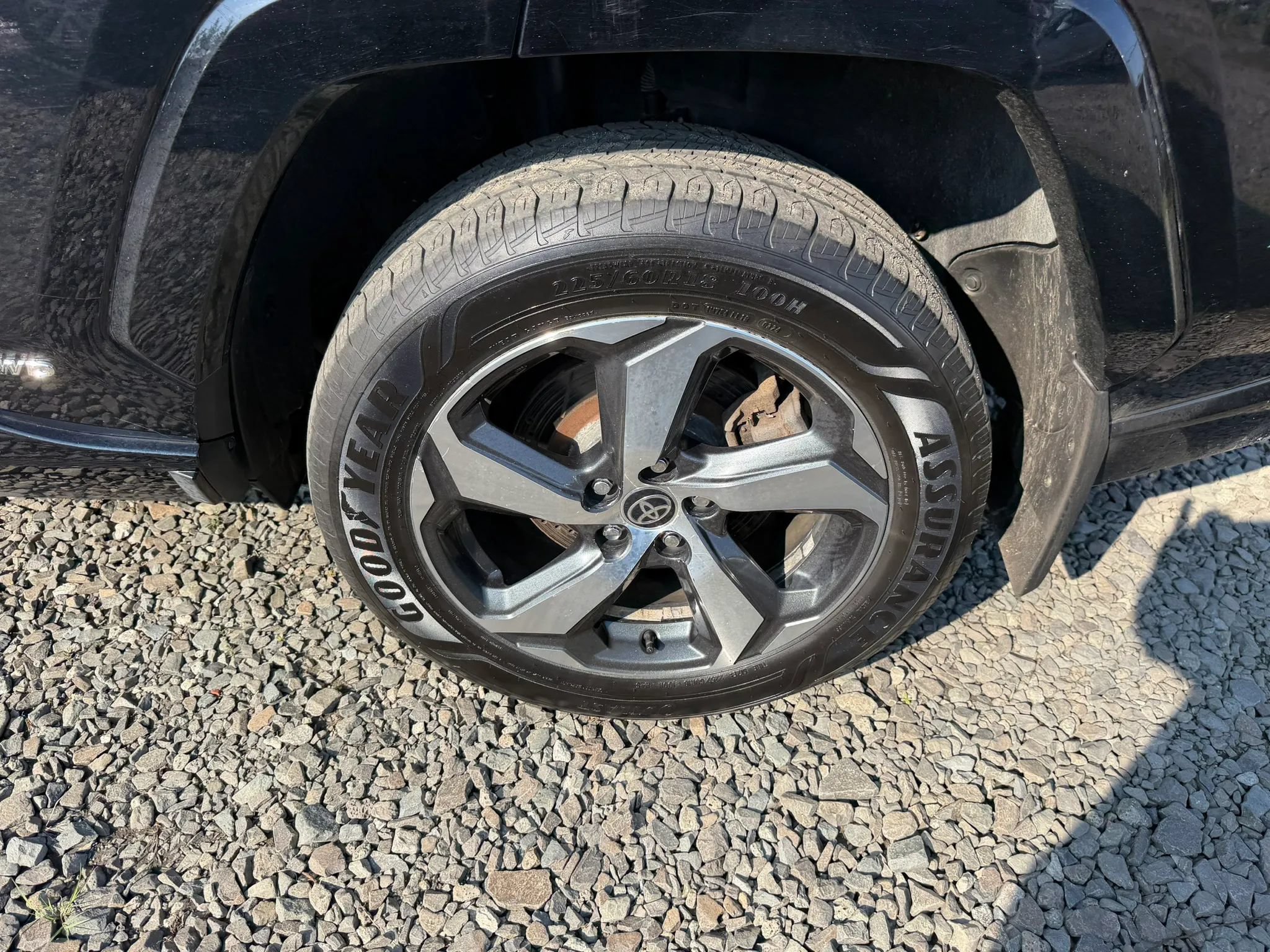 Used 2021 Toyota RAV4 SE w/ Weather & Moonroof Package AWD/4WD image 9