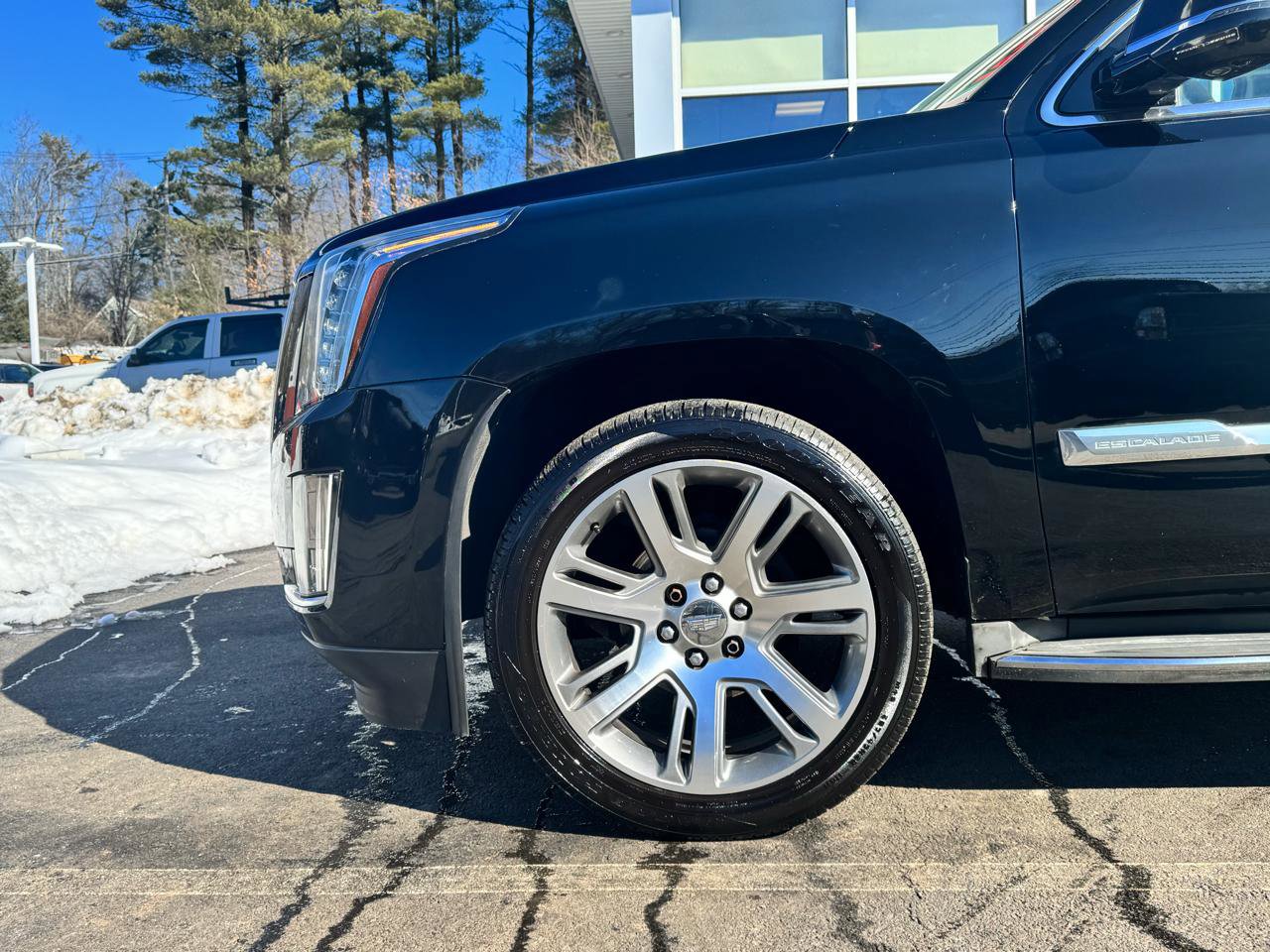 Used 2016 Cadillac Escalade ESV Luxury image 12