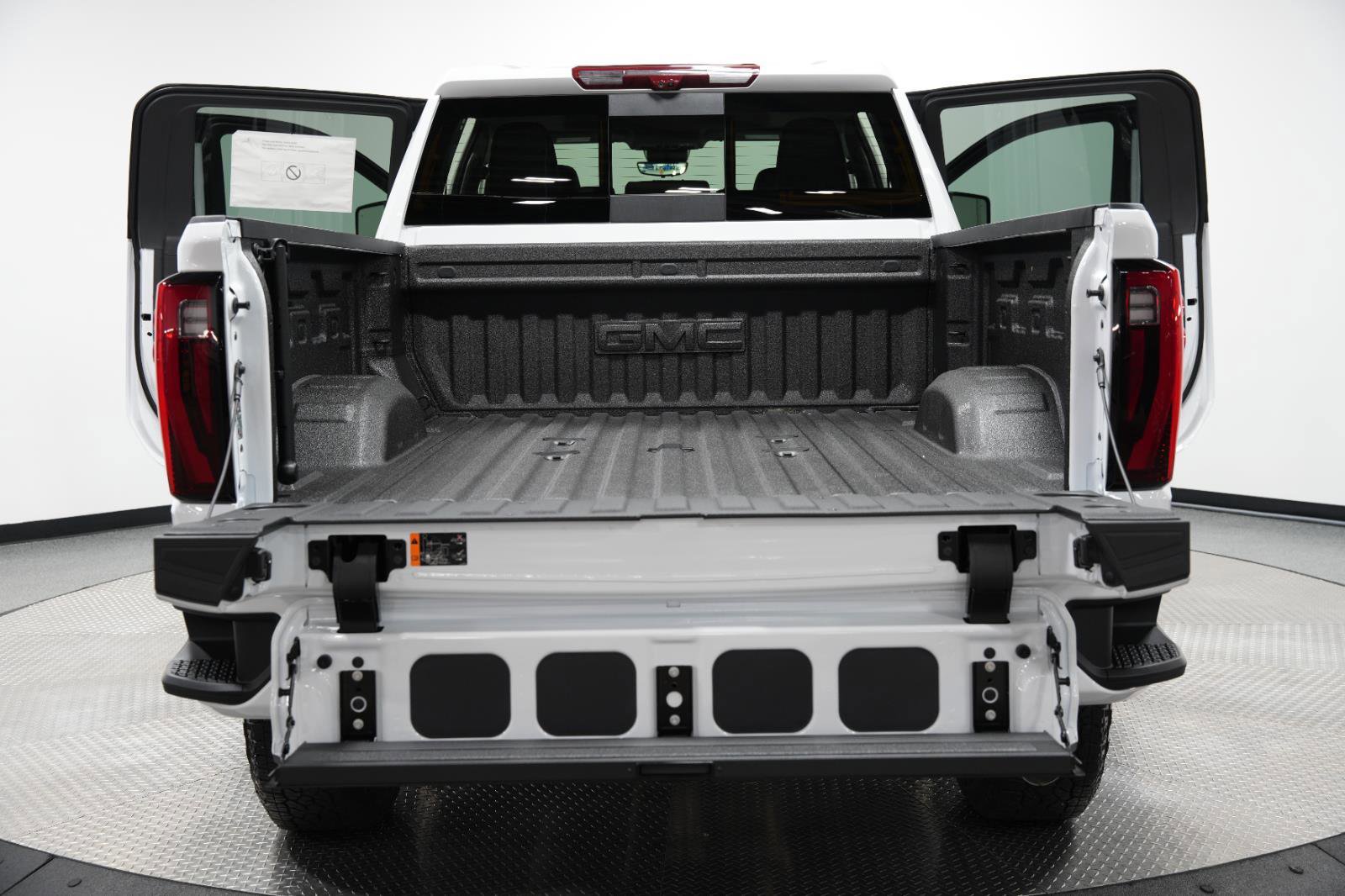 New 2025 GMC Sierra 2500 Denali w/ Denali Reserve Package image 15