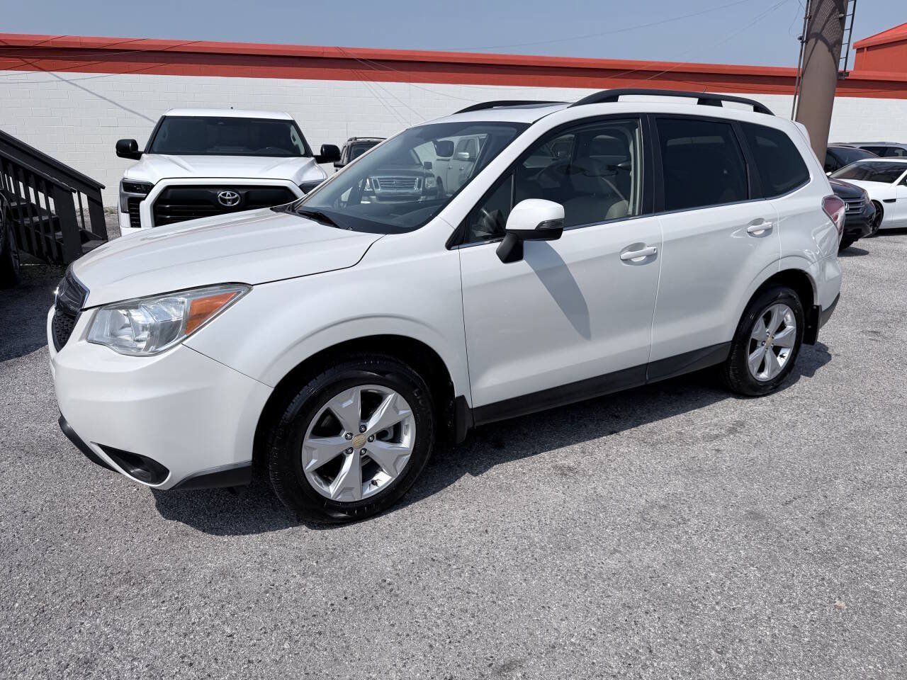 Used 2014 Subaru Forester 2.5i Touring w/ Popular Package #2 AWD/4WD image 2