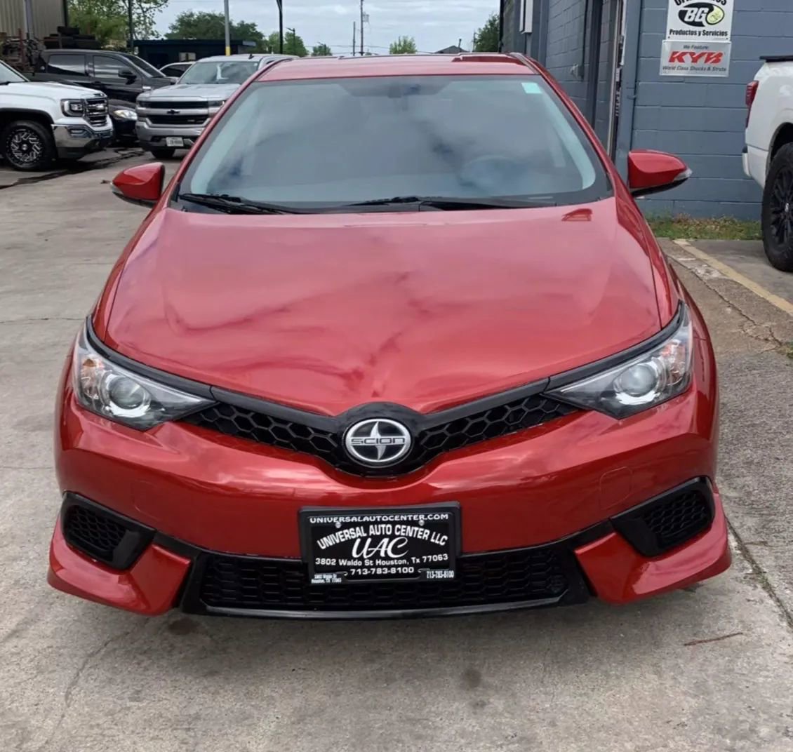 Used 2016 Scion iM image 2