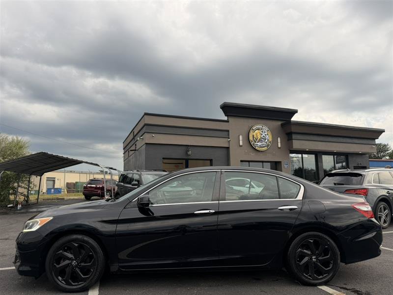 Used 2016 Honda Accord EX-L image 2