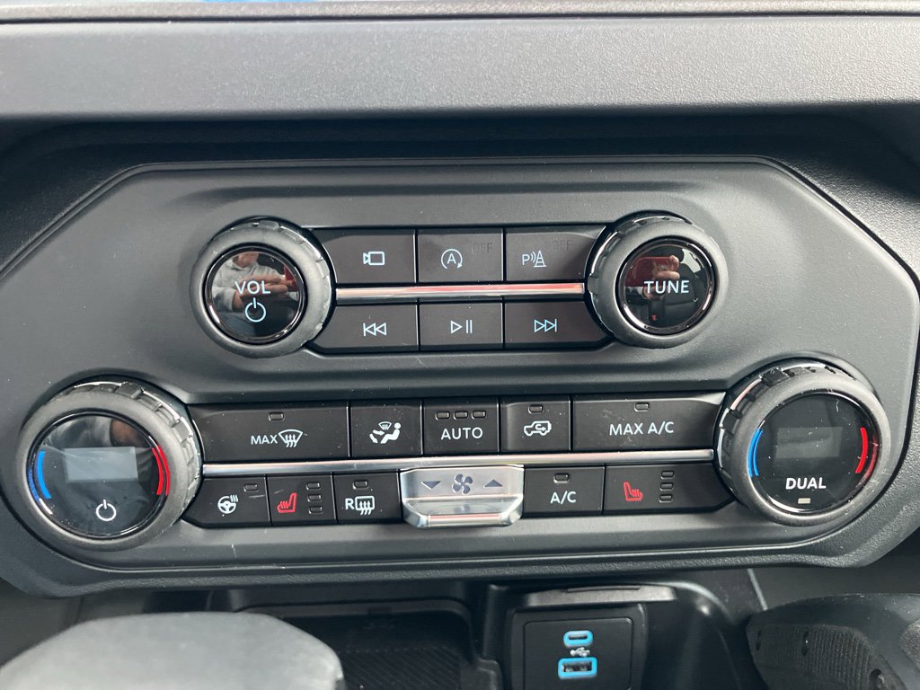 Used 2025 Ford Bronco Badlands AWD/4WD image 19