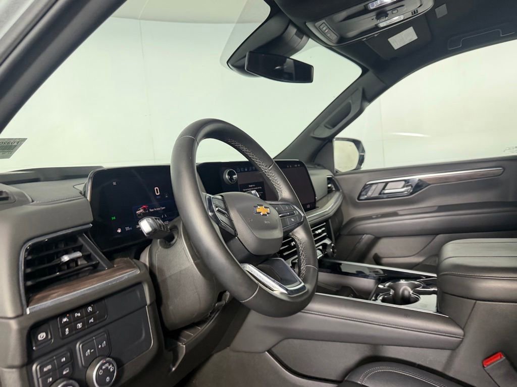 Used 2025 Chevrolet Tahoe LT AWD/4WD image 18