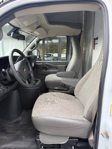 Used 2021 Chevrolet Express 3500 w/ Power Convenience Package image 7