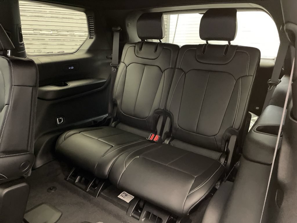 New 2025 Jeep Grand Cherokee L Limited RWD image 16