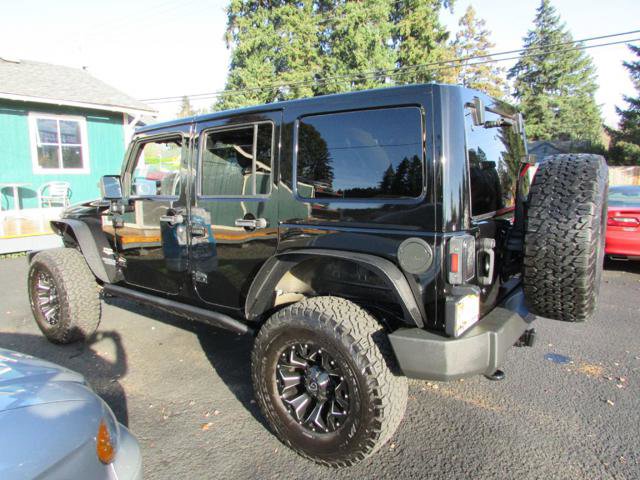Used 2012 Jeep Wrangler Unlimited Sahara AWD/4WD image 6