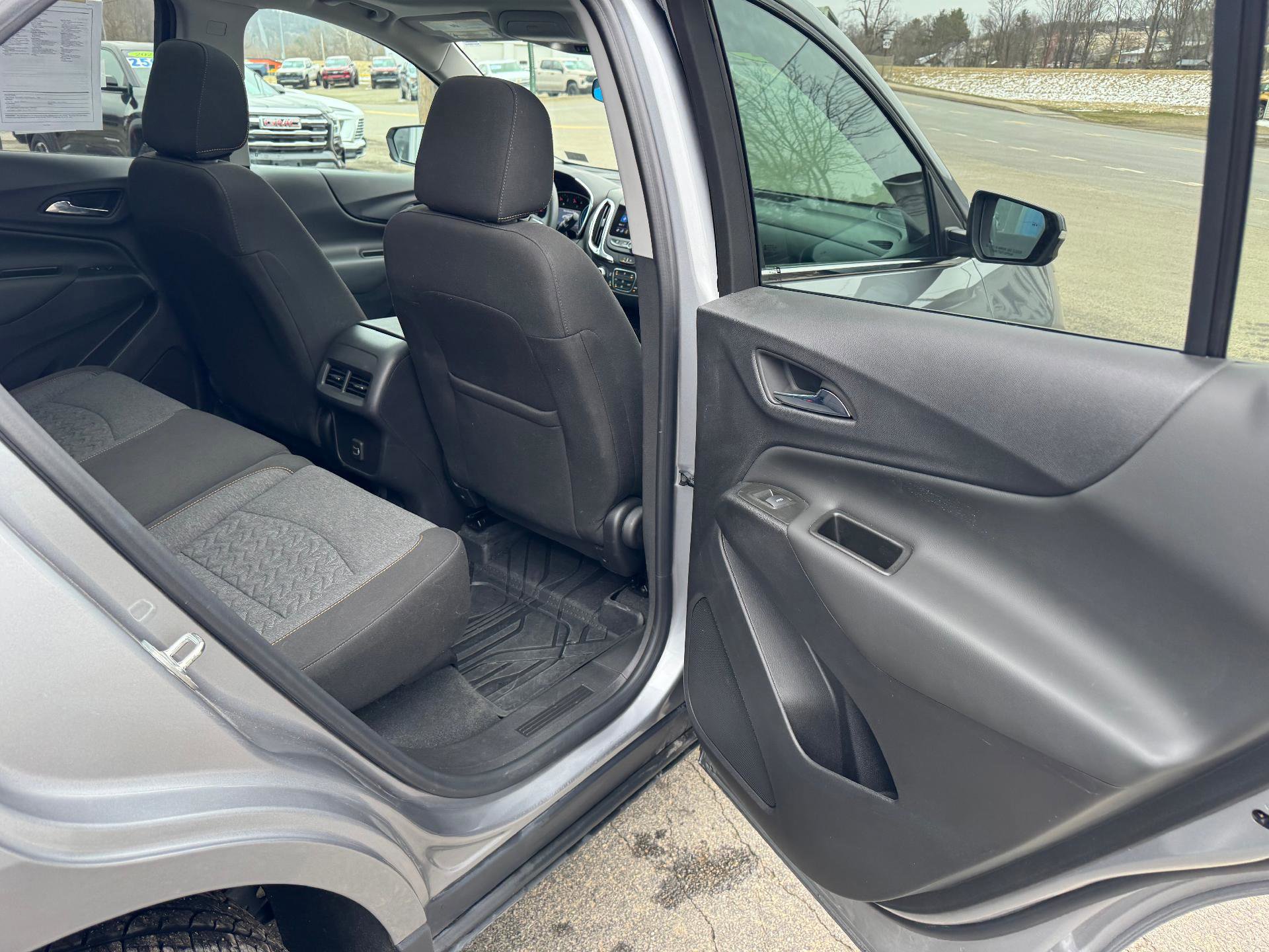 Used 2024 Chevrolet Equinox LT AWD/4WD image 45