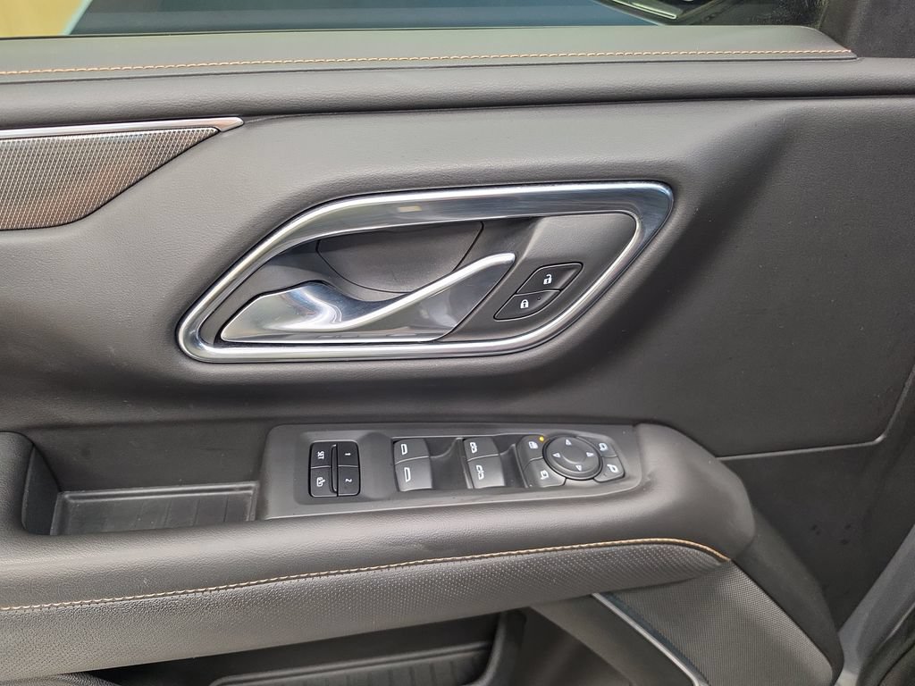 Used 2021 GMC Yukon AT4 w/ LPO, Illumination Package AWD/4WD image 17