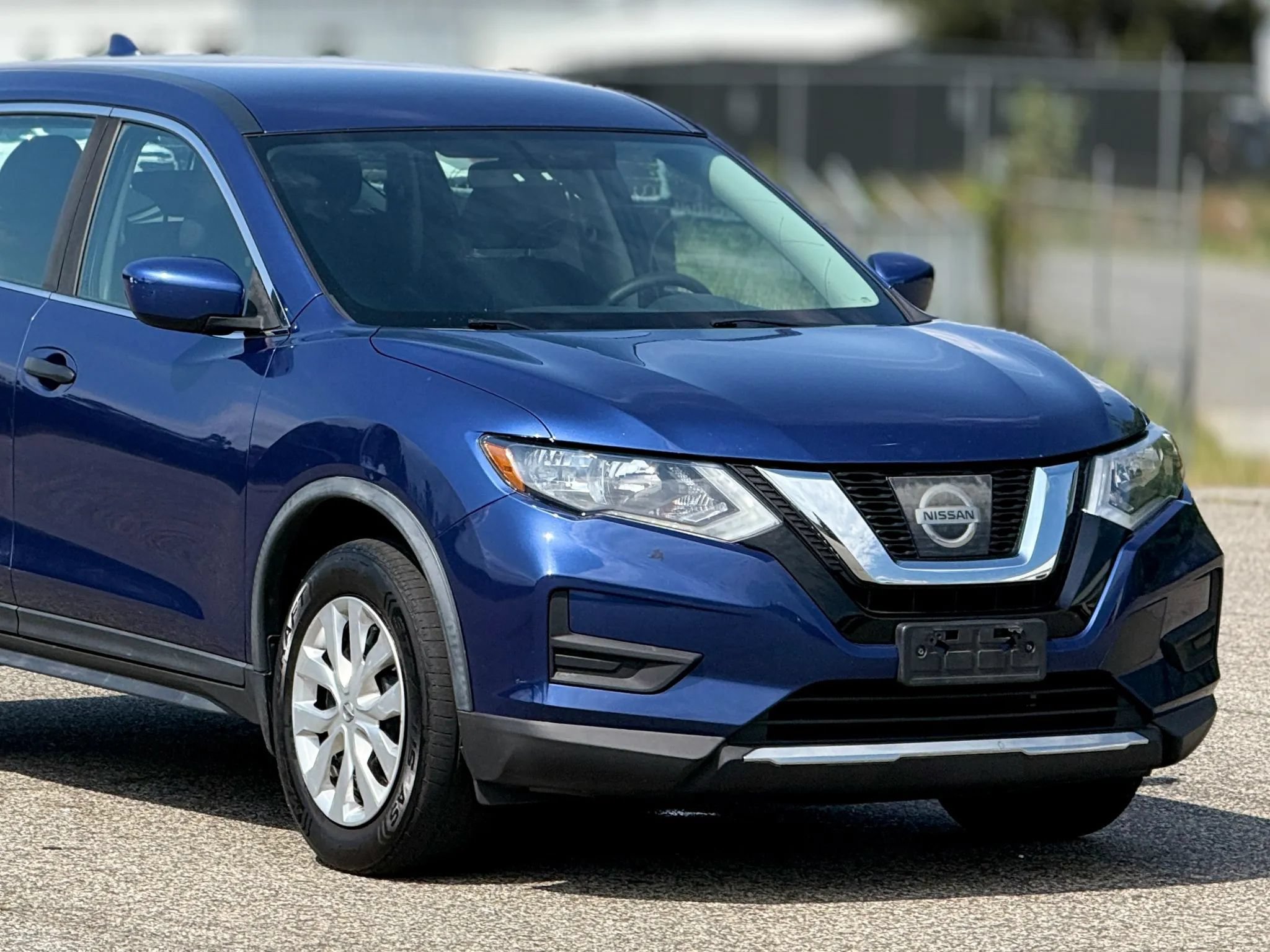 Used 2017 Nissan Rogue S AWD/4WD image 15