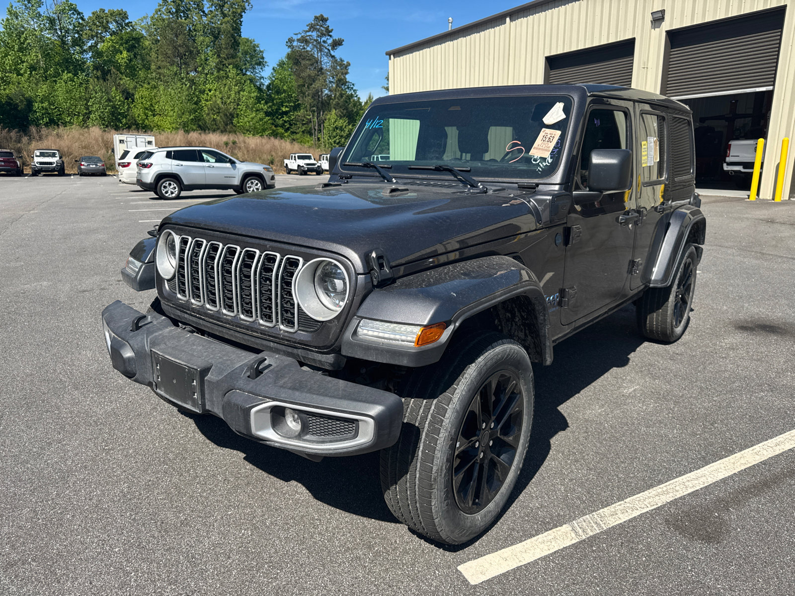 Used 2025 Jeep Wrangler Unlimited Sahara w/ Safety Group AWD/4WD video 2