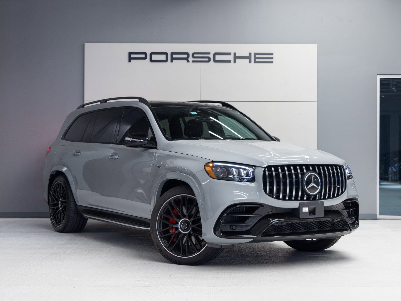 Used 2025 Mercedes-Benz GLS 63 AMG 4MATIC image 9
