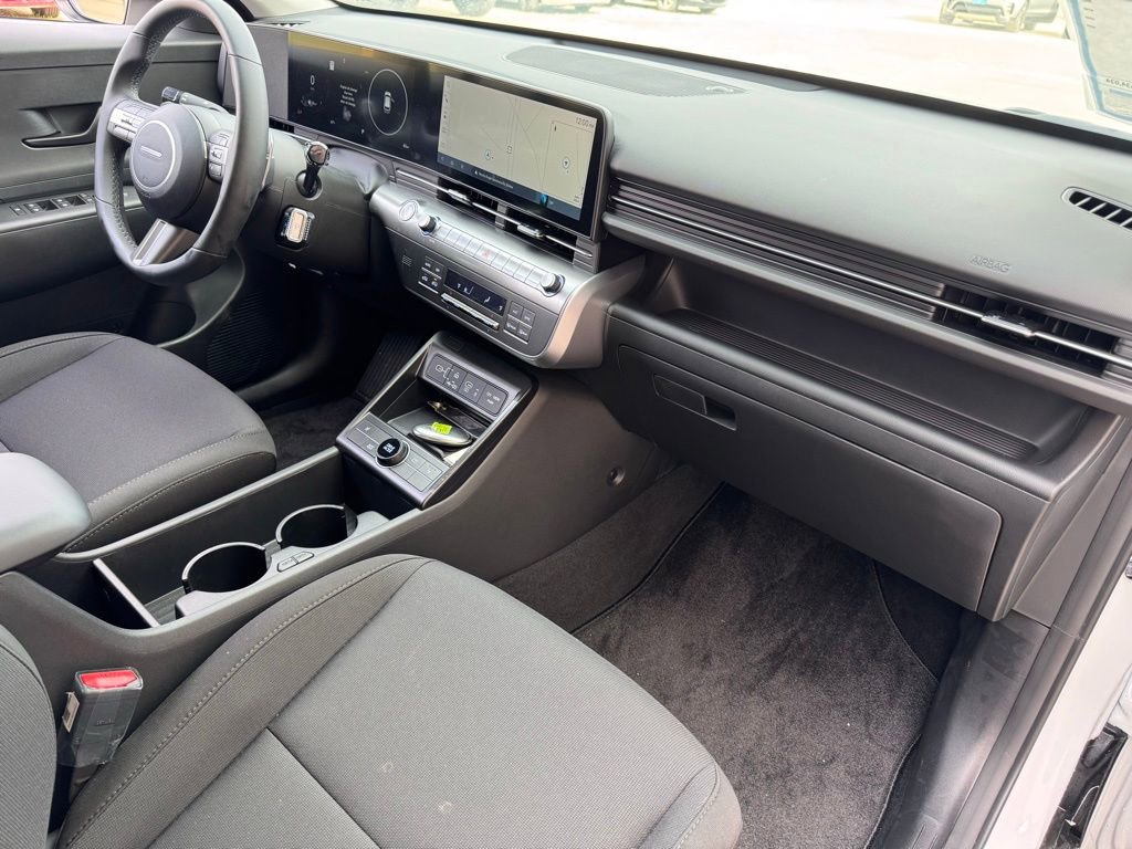 New 2024 Hyundai Kona SEL w/ Convenience Package image 16