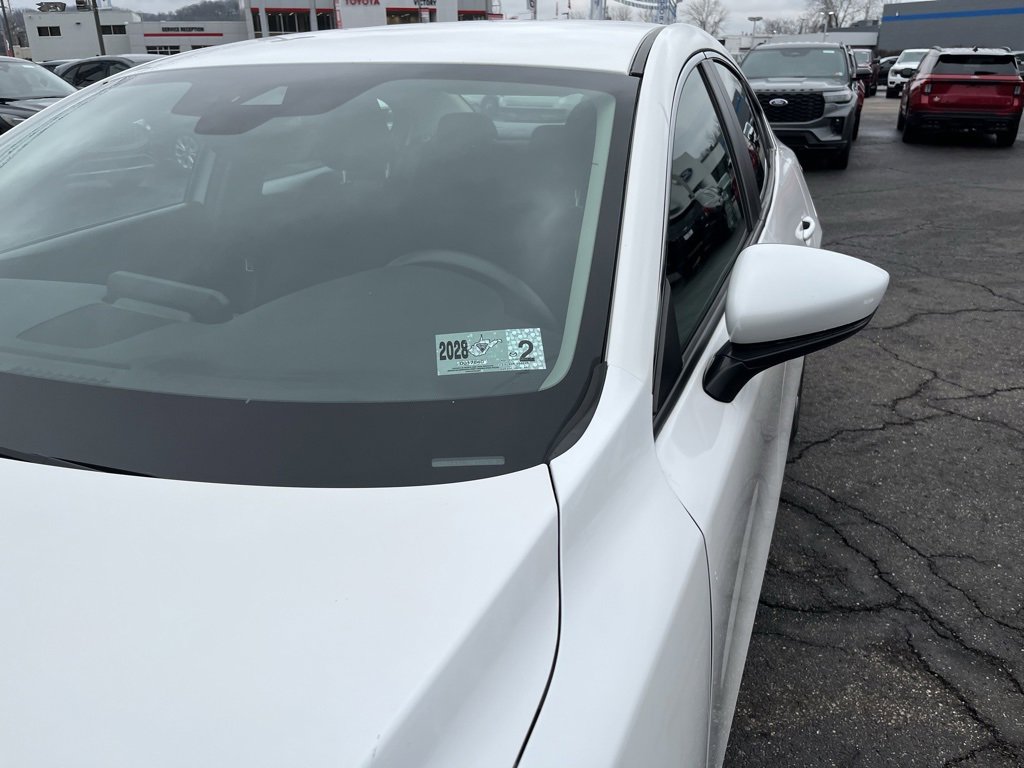 Used 2022 MAZDA MAZDA3 s image 32