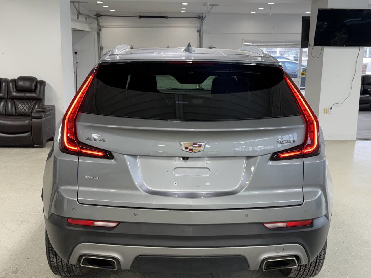 Used 2023 Cadillac XT4 Premium Luxury w/ Cold Weather Package AWD/4WD image 4