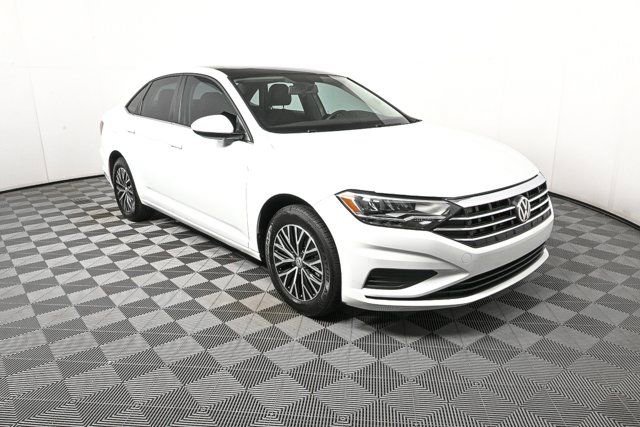 Used 2021 Volkswagen Jetta SE image 1