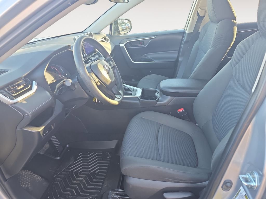 Used 2023 Toyota RAV4 LE image 9