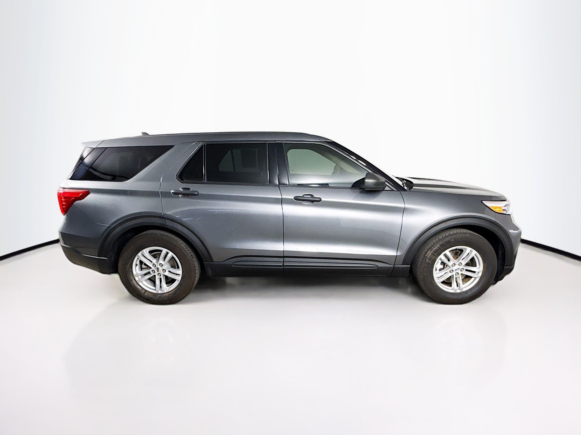 Used 2023 Ford Explorer 2WD image 2