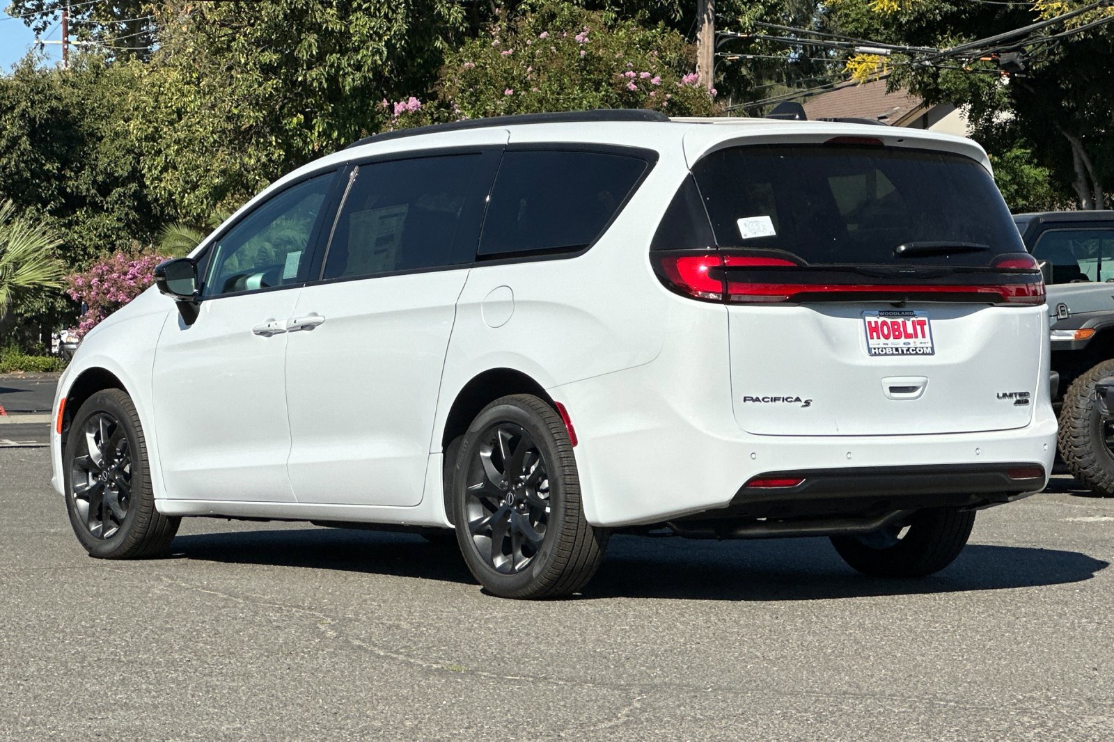 New 2026 Chrysler Pacifica Limited w/ S Appearance Package image 5