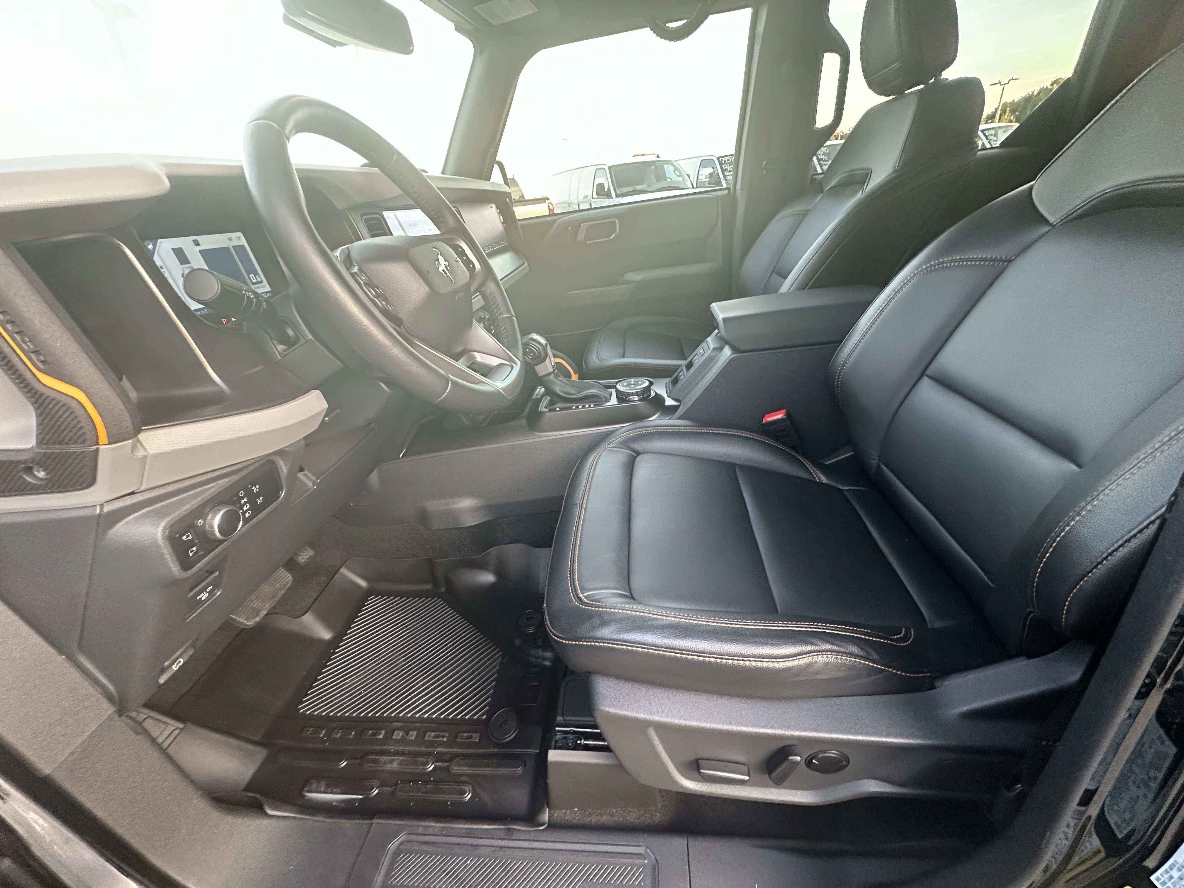 Used 2023 Ford Bronco Badlands image 31