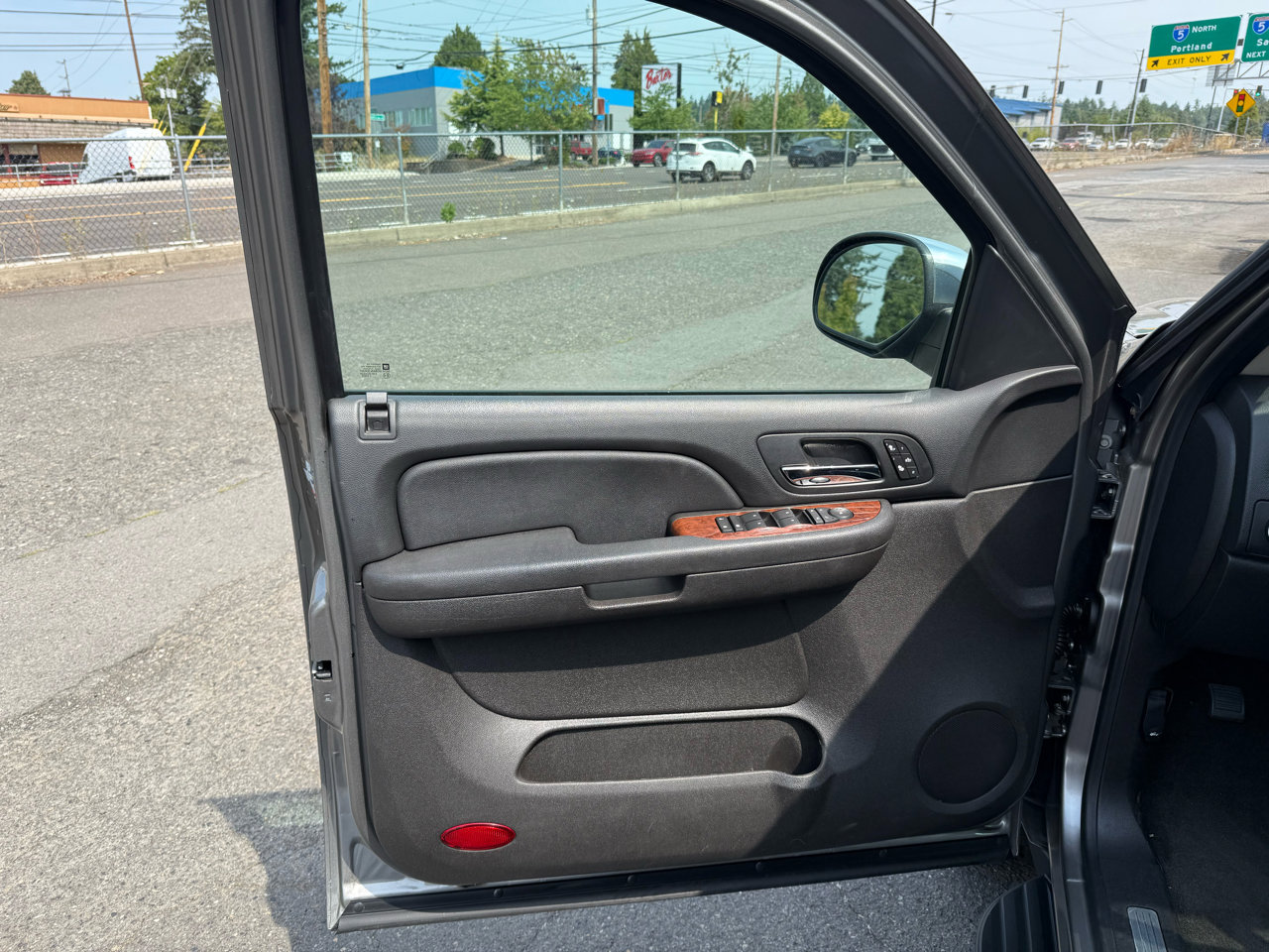 Used 2008 Chevrolet Suburban LTZ w/ LTZ Preferred Equipment Group image 11