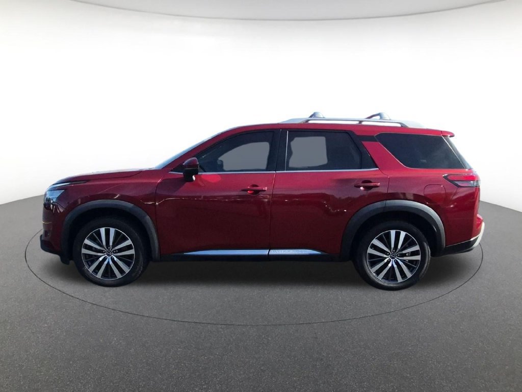 Used 2022 Nissan Pathfinder Platinum w/ Cargo Package FWD image 8