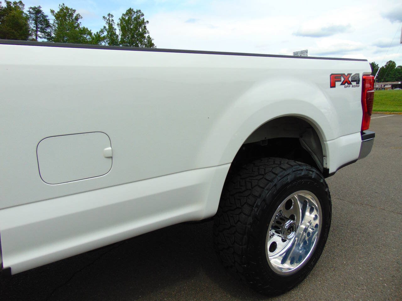 Used 2020 Ford F350 Lariat w/ Lariat Ultimate Package AWD/4WD image 29