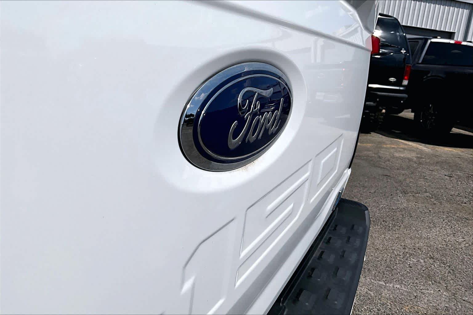 Used 2023 Ford F150 Lightning XLT AWD/4WD image 30