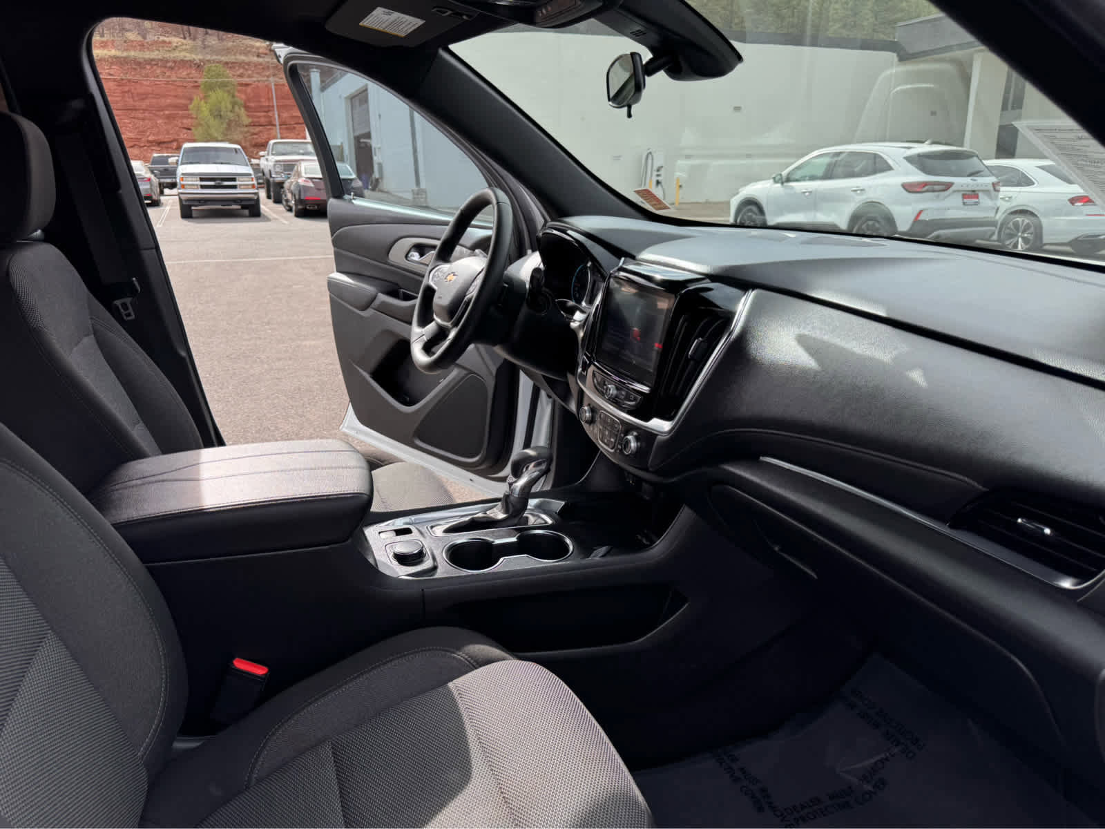 Used 2023 Chevrolet Traverse LT image 15