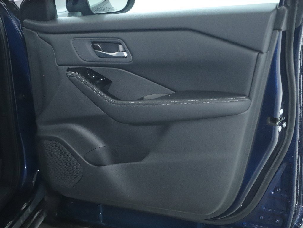 Used 2026 Nissan Rogue SV image 33