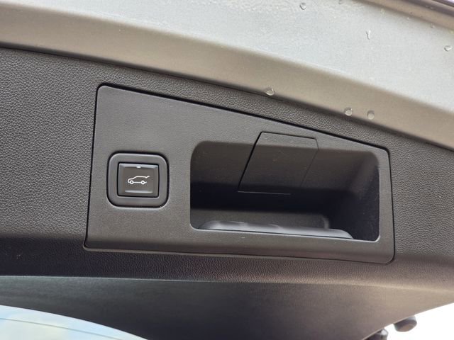 Used 2023 Cadillac XT4 Premium Luxury w/ LPO, Onyx Lite Package image 30