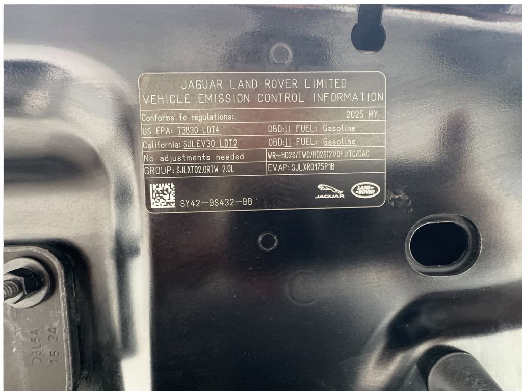 Used 2025 Land Rover Discovery S AWD/4WD image 42