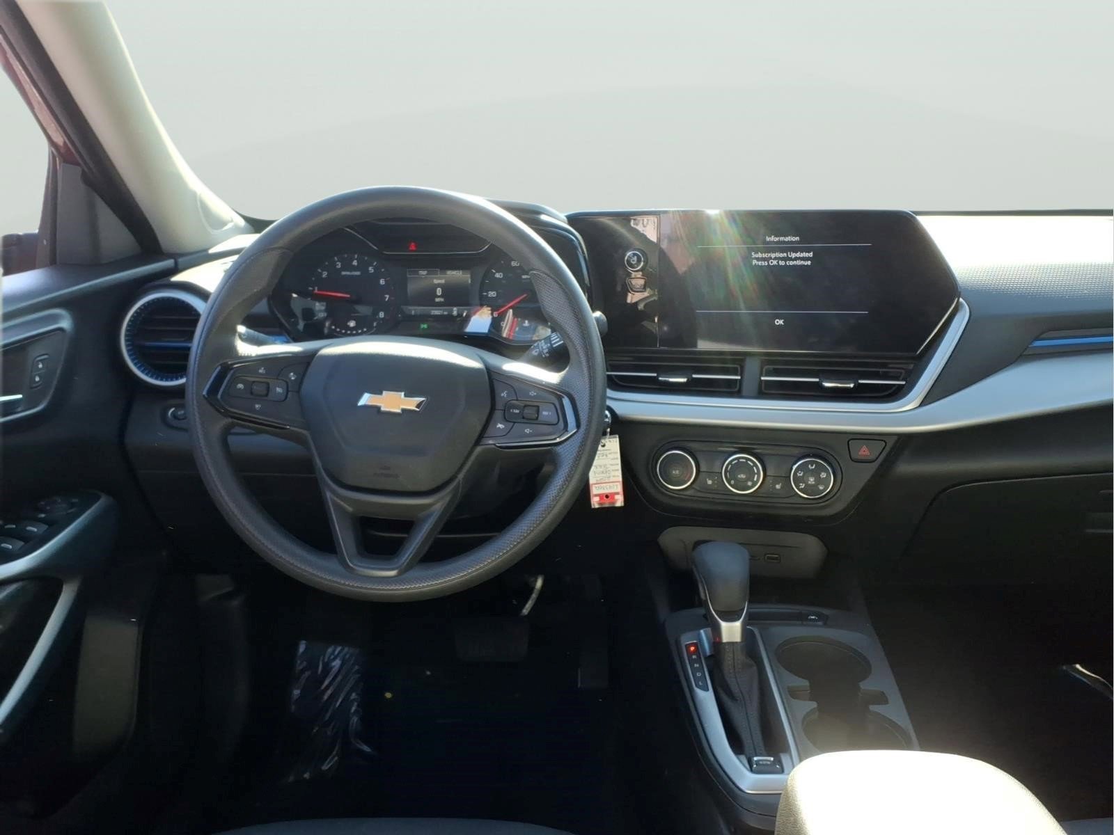 Used 2024 Chevrolet Trax LS w/ LS Convenience Package FWD image 10