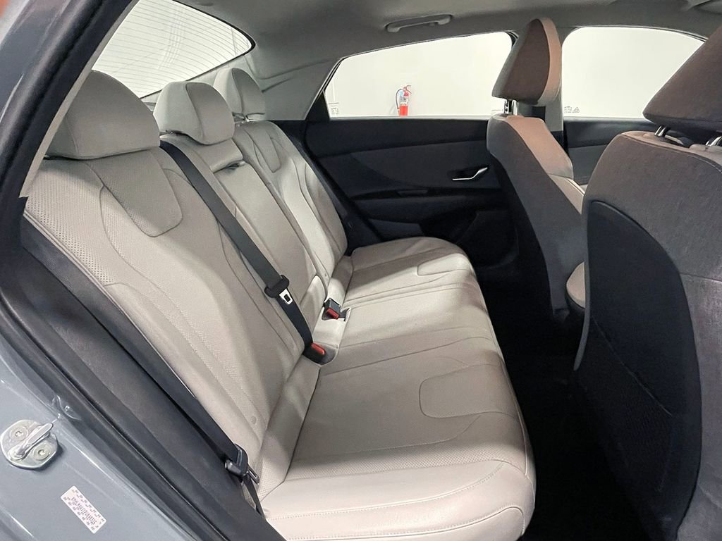 Used 2023 Hyundai Elantra Limited image 23