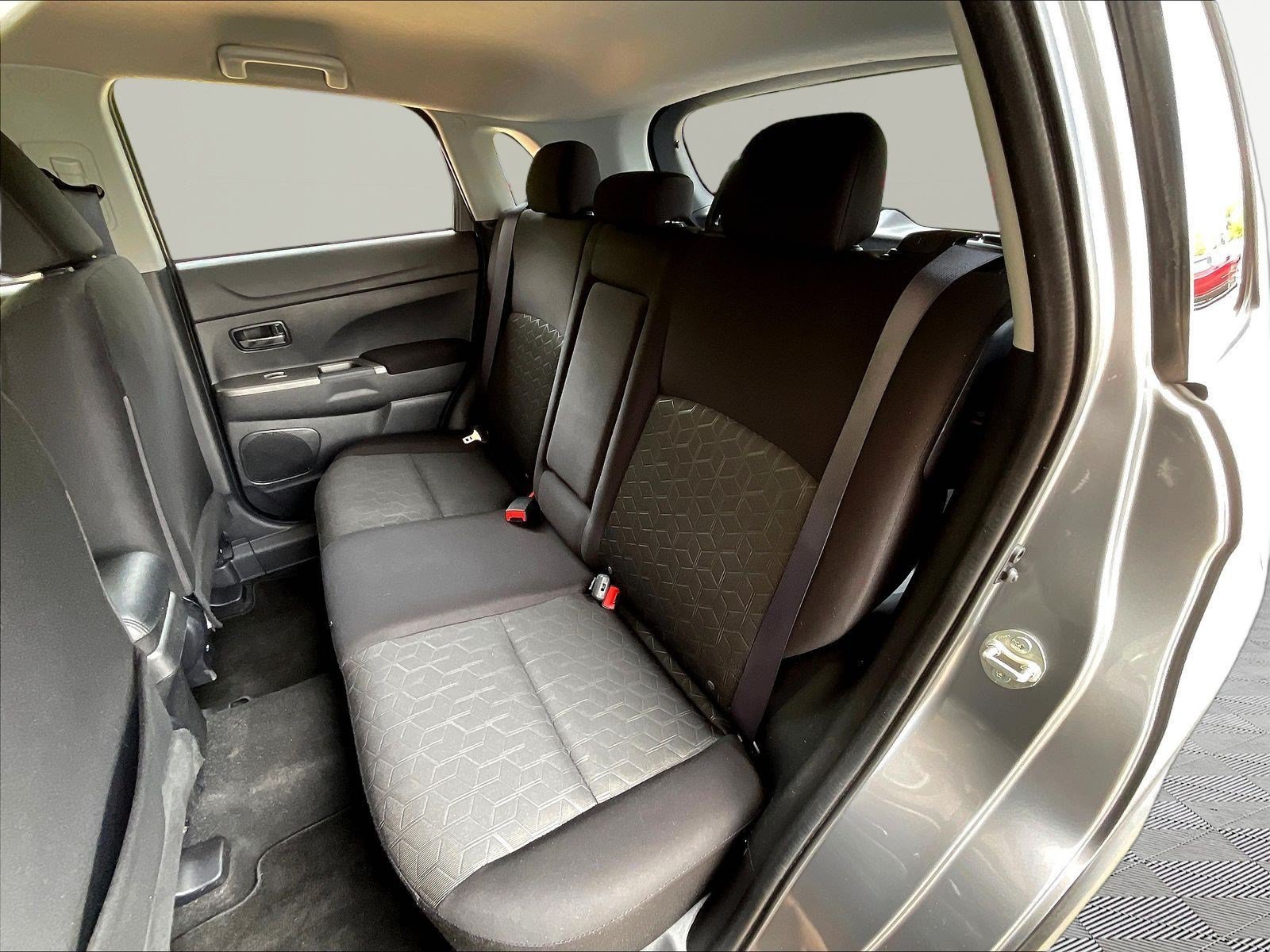 Used 2021 Mitsubishi Outlander Sport SE FWD image 21
