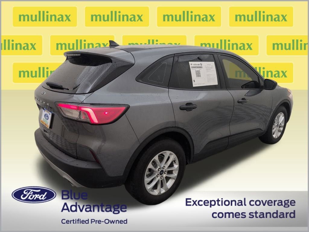 Used 2022 Ford Escape S image 3