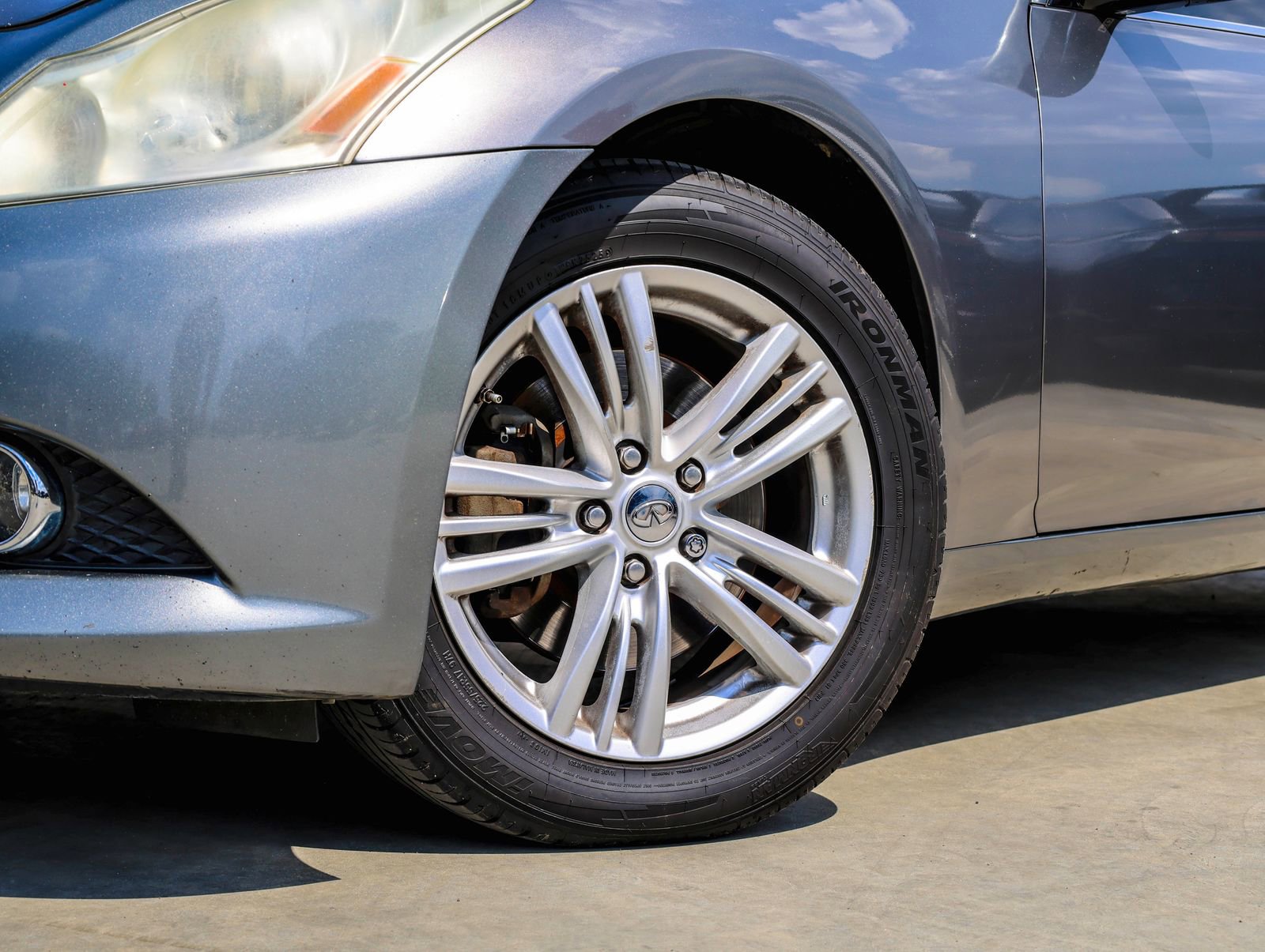 Used 2013 INFINITI G37 x w/ Premium Pkg image 2