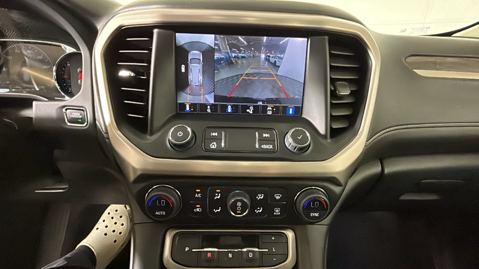 Used 2023 GMC Acadia Denali w/ Black Diamond Edition AWD/4WD image 29