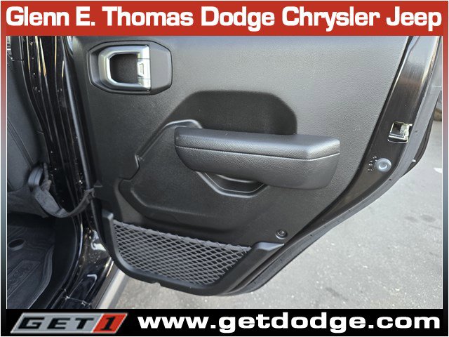 Certified 2022 Jeep Gladiator Willys image 30