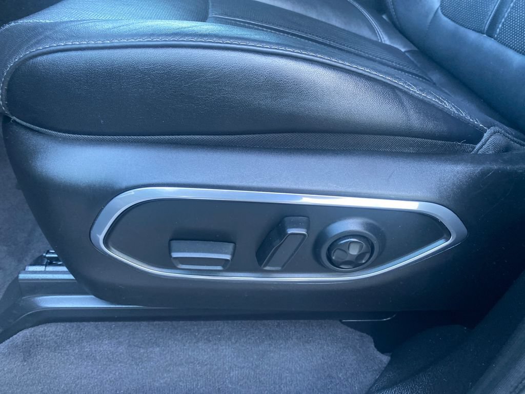 Used 2024 Jeep Wagoneer Series II w/ Flexible Seating Group RWD image 27