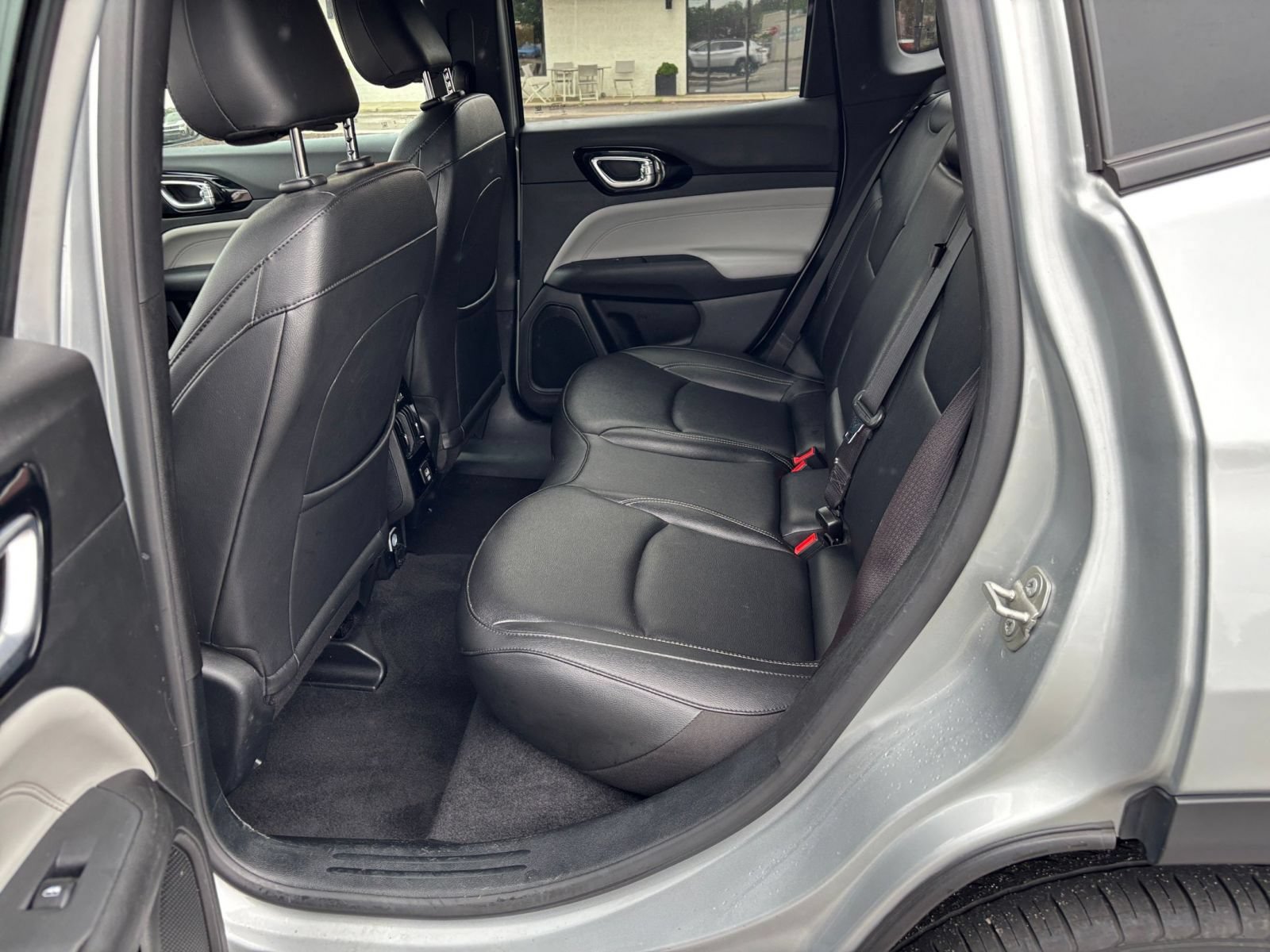 Used 2025 Jeep Compass Limited AWD/4WD image 28