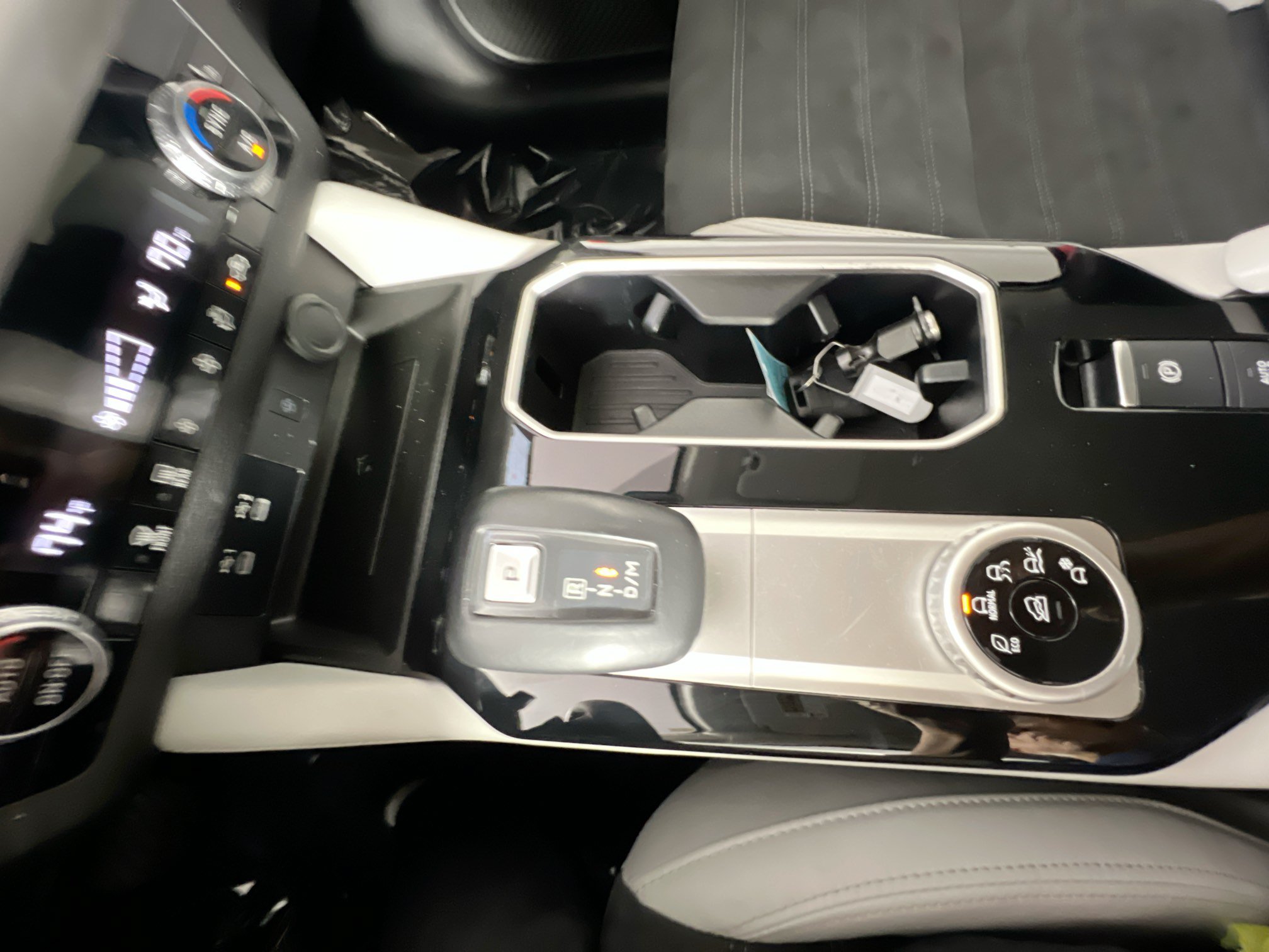 Used 2025 Mitsubishi Outlander SE FWD image 25