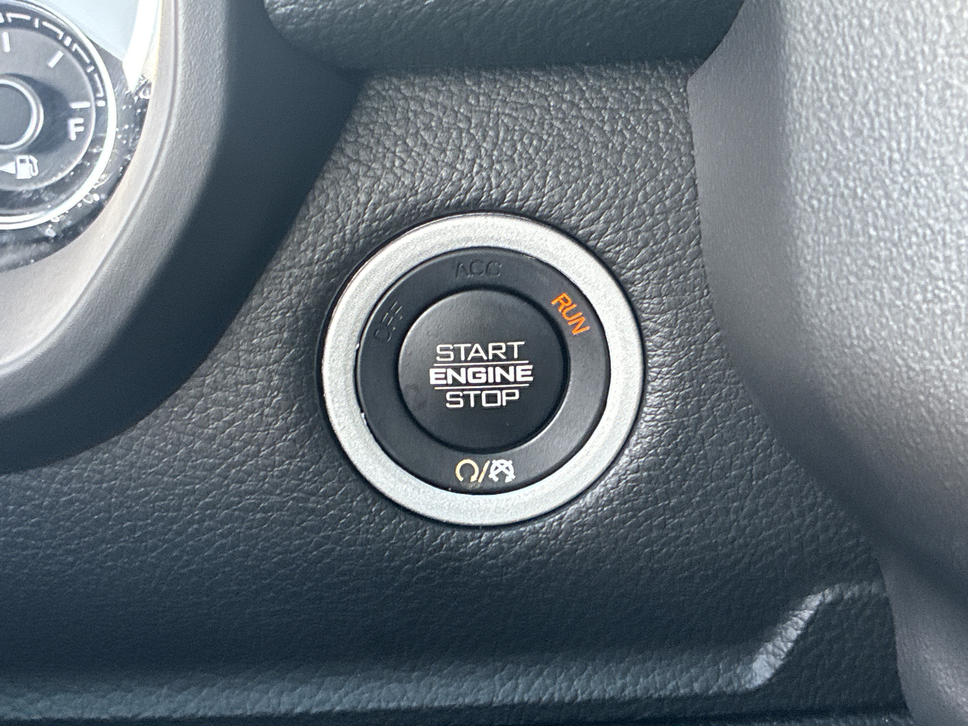 Used 2023 RAM 1500 Laramie AWD/4WD image 38