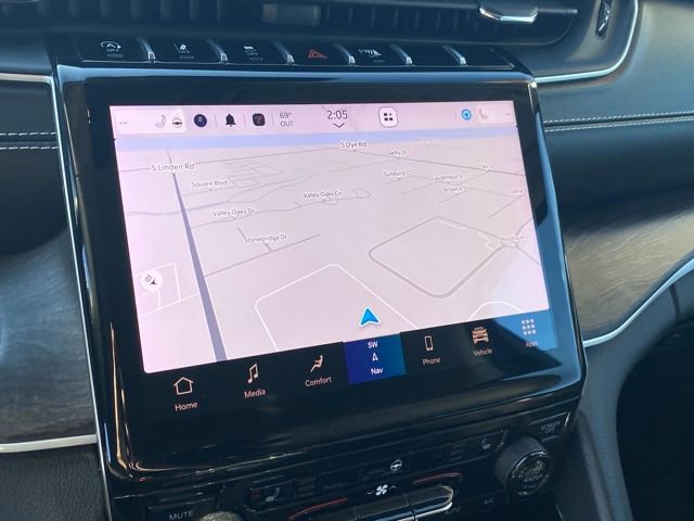 Used 2023 Jeep Grand Cherokee Limited image 12