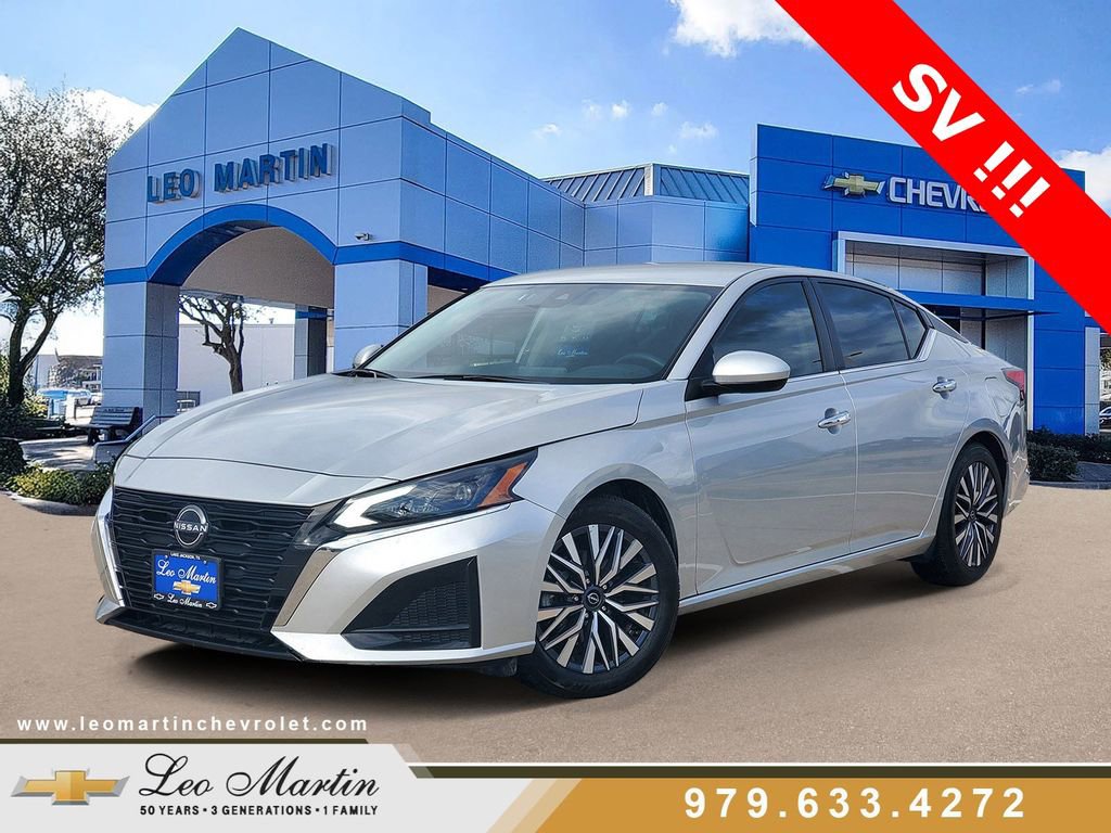 Used 2023 Nissan Altima 2.5 SV image 1