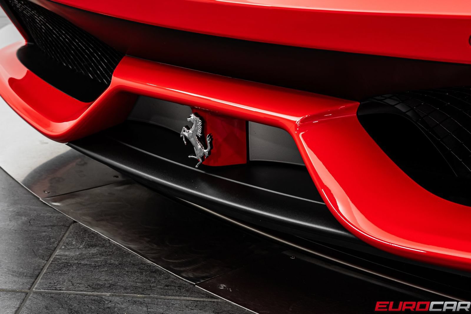 Used 2015 Ferrari 458 Speciale Coupe RWD image 13